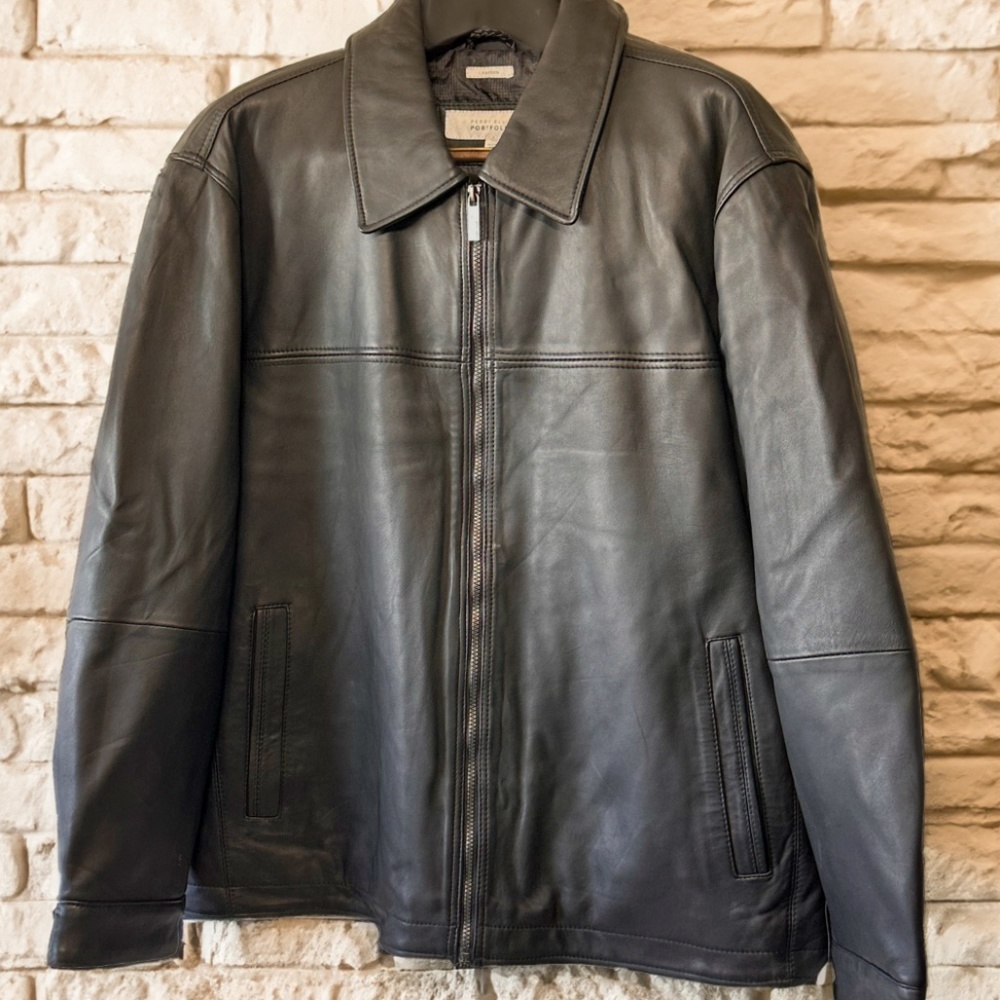 Perry Ellis 100% leather bomber jacket